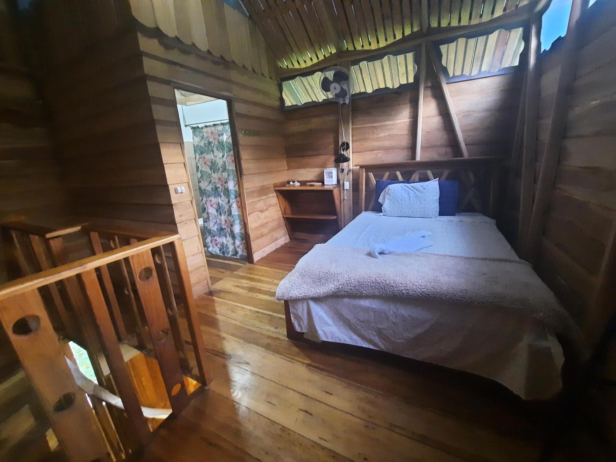 Oski Lodge, Rain Forest Rincon De La Vieja Bed & Breakfast