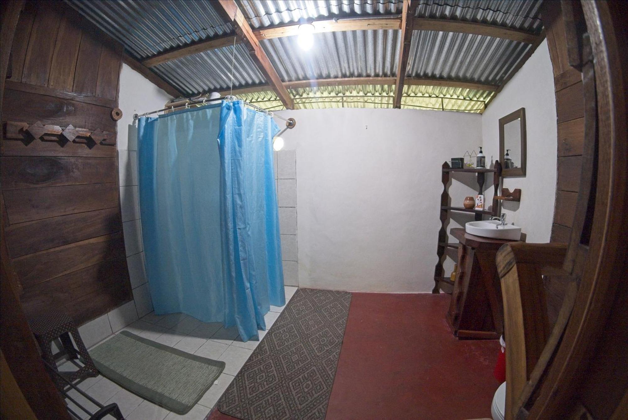 Oski Lodge, Rain Forest Rincon De La Vieja Bed & Breakfast